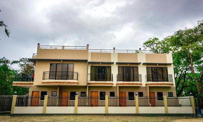 Mactan Export Processing Zone Appartement | 10min → Aéroport ★ Full Kitch ★ WiFi ★ Netflix ★ A / C ★ Parking