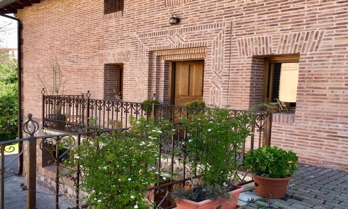 El Rasillo de Cameros Cottage | (Location complète) El Patio de la Morera 16-26 pax, jardin, barbecue, animaux domestiques
