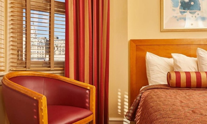 Gayborhood Hôtel | Full Room Getaway, The Alexander Inn, Cultural Center Proximity