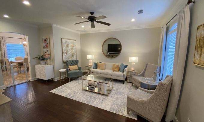 Oxford Maison | Full Townhouse Fleur de Lis condominiums 1 Mile To Stadiums