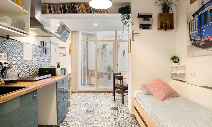 Sant Adria de Besos Appartement | ValueStayBCN Studio with Patio, WiFi, AC, Kitchen, Bathroom, TV, Washing Machine