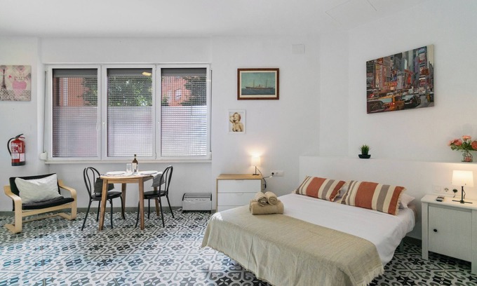 Sant Adria de Besos Appartement | Fully equipped studio, 15 minutes from downtown BCN, 8 min. walk from the beach