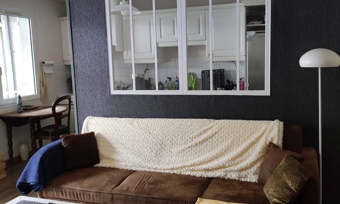 Bastide Saint-Louis Appartement | Appartement tout équipé en centre ville avec terrasse à 200 m de la gare