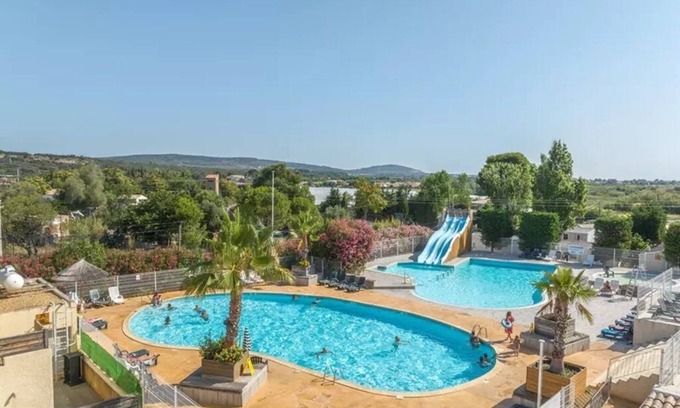 Vic-la-Gardiole Maison | Fully-equipped mobile-home rental in campsite 4* for up to 4 people.