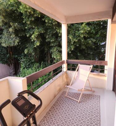 Rueil-Malmaison Appartement | Fully-equipped large studio with terrace