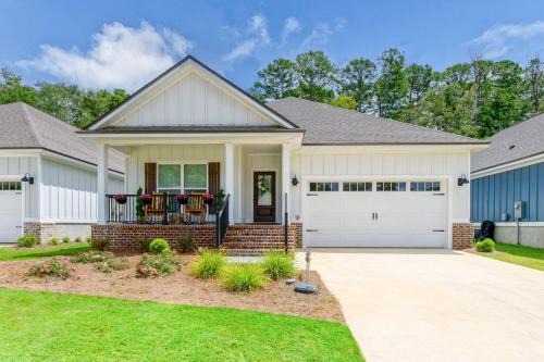 Tallahassee Maison | Fully-Fenced Backyard l Perfect for Families and Groups