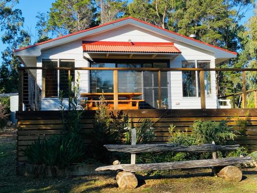 Lunawanna Maison | Fully fenced, wrap around decks, water on 3 sides