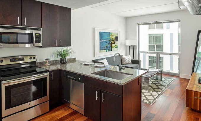 Center City West Appartement | Fully Furnished 2 Bedroom Apartment Near Rittenhouse Apts by RedAwning