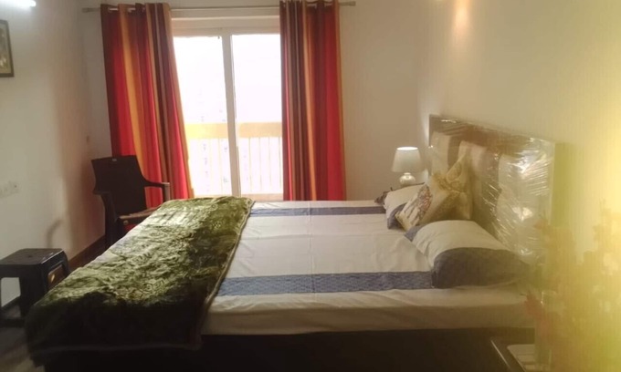 Greater Noida Appartement | Fully Furnished 3 Bedroom Apartment@ Greater Noida