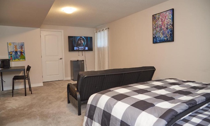Ottawa Division Maison | Fully Furnished En-Suite Basement