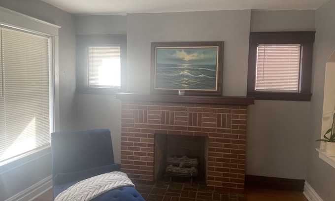 St. Louis Maison | Fully furnished modern home, all access.