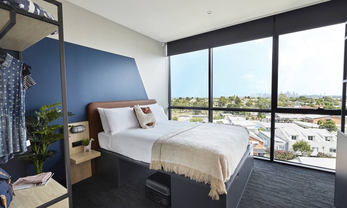 Preston Appartement | Fully Furnished Studio Rooms With Included Heated Pool and On-site Restaurant