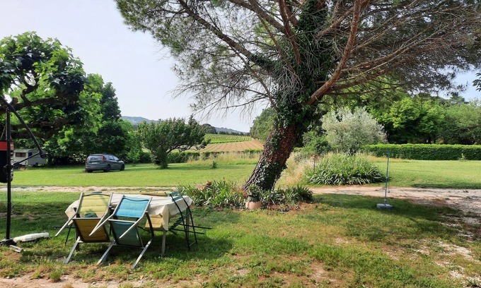 Visan Maison | Fully PMR-accessible furnished apartment in the heart of an organic farm, ideal for couples or friends.
