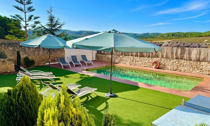 La Bisbal del Penedes Villa | Entièrement rénové l'ancien vignoble en belle campagne environnante. Accueil du grand étendard