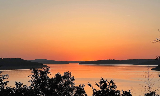 Lakeview Maison | Fully remodeled lake house with gorgeous views of Bull Shoals Lake!