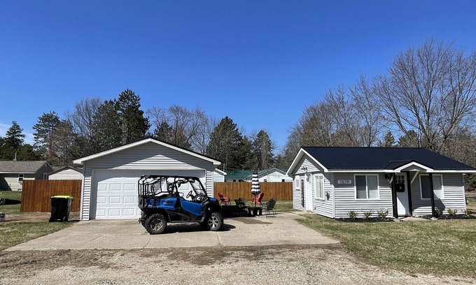 St. Helen Cabine | Fully renovated cabin with new furnishings and appliances.
