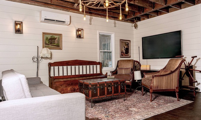 Cleveland Park Maison | Fully renovated 1800s Carriage House seamlessly blends history w/modern luxury.