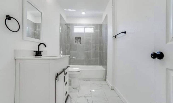 Northwest Los Angeles Heights Maison | Fully renovatedClose to airport