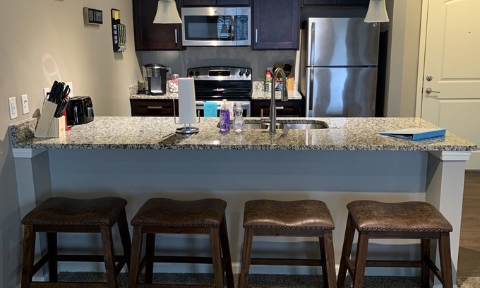 Overland Park Appartement | Fully Stocked Apartment, Close to Everything!