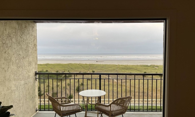 Seaside Copropriété | Fully updated 1 bedroom Oceanfront luxury Condo that sleeps 6