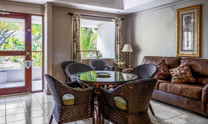 Damas Copropriété | Fun & bright Getaway W/ Furnished Balcony, Shared pool, Volleyball & Kitchenette