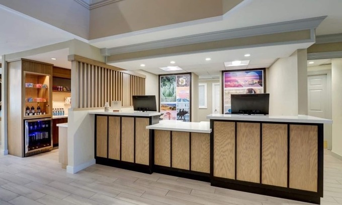 Sunnyvale Hôtel | Fun Day at LEGOLAND Discovery Center! Spacious 2BR Unit w/ FREE Breakfast, Pool!
