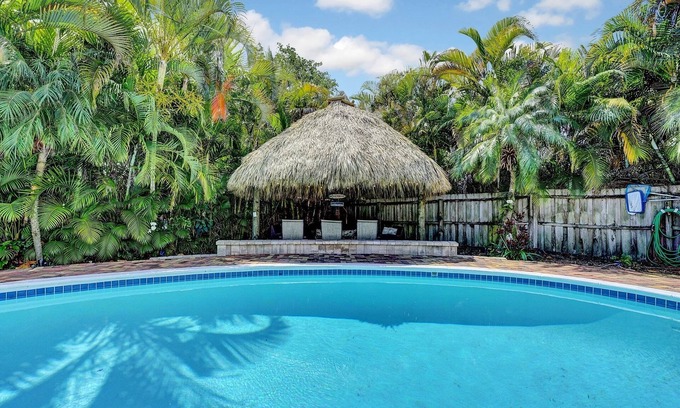 Delray Beach Maison | PHENOMENAL FUN CENTRE VILLE DÉPENDANT SPACIEUSE MAISON / AVEC PISCINE CHAUFFÉE / TIKI HUT / PROCHE PLAGE