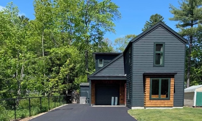 Sebago Maison | Fun family Sebago Lake get away