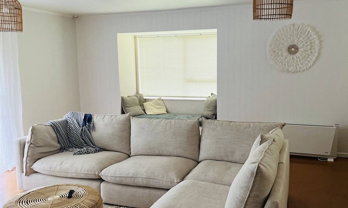 Whangamata Maison | Fun for the family - 5 min walk from the beach!