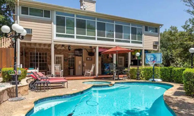 North San Antonio - SAT Maison | Fun fun Five Bedroom for couples or family