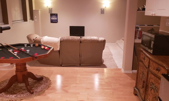 Castle Pines North Maison | Fun Furnished Basement in beautiful Castle Pines, CO