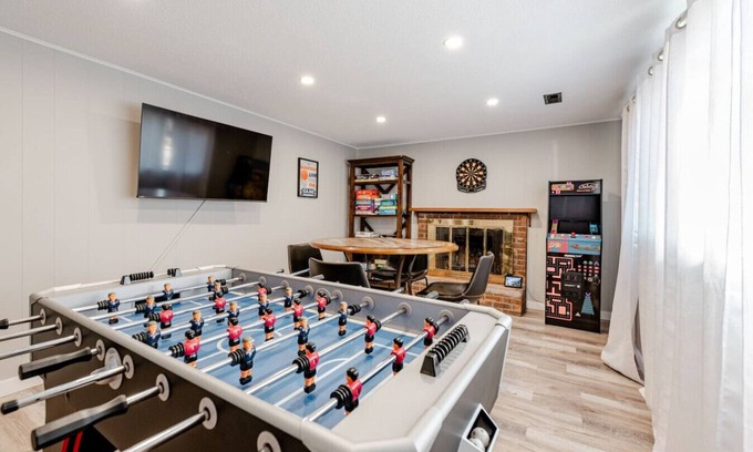 Park East Maison | Fun~Game Room ~ 5 min Drive to College~Family