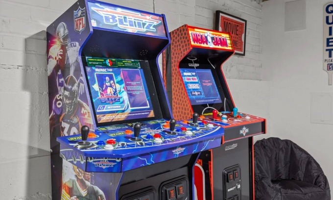 Gravois Park Maison | Fun Game Room & Theater, Walk to Dining & Music