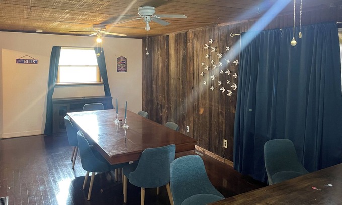 Forestville Maison | Fun hangout, walking distance to bar/restaurant