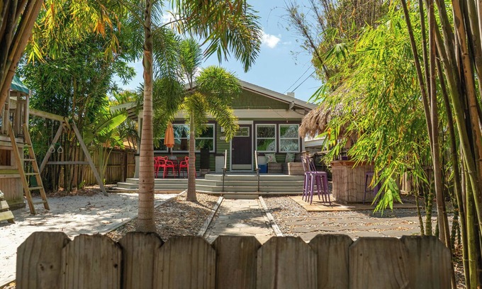 Historic Uptown Maison | Fun Urban Oasis: Bohemian Bungalow - Prime St Pete