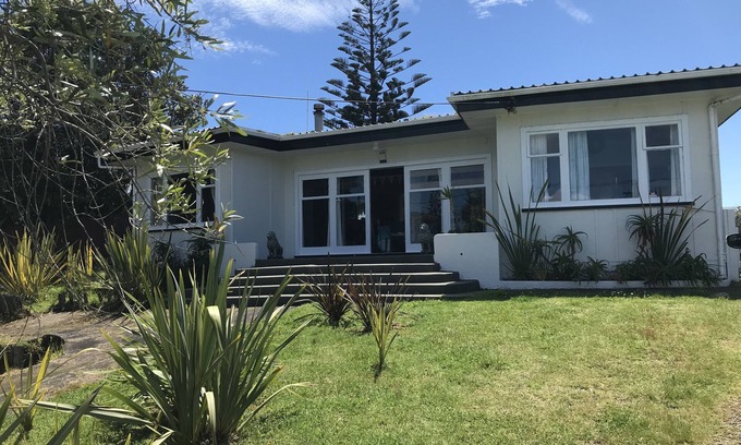 Otaki Beach Maison | Funky 50's Beach House