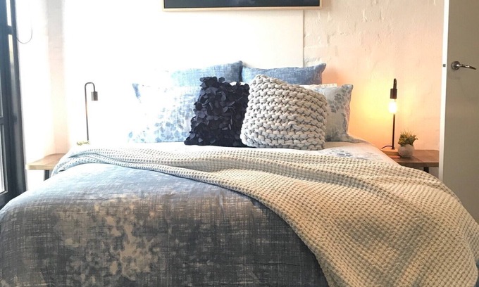 Fitzroy North Appartement | Funky Fitzroy 2 bedroom Apartment in Old Chocolate Factory