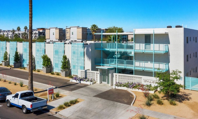 Roosevelt Appartement | Funky Pool Side Cabana in DTPHX