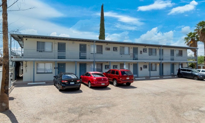 Rincon Heights Appartement | Furnished 1-bedroom apartment with WiFi, AC near downtown!