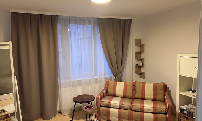 Innenstadt Appartement | Furnished apartment/studio in the center of Frankfurt, right next to the Alte Oper.