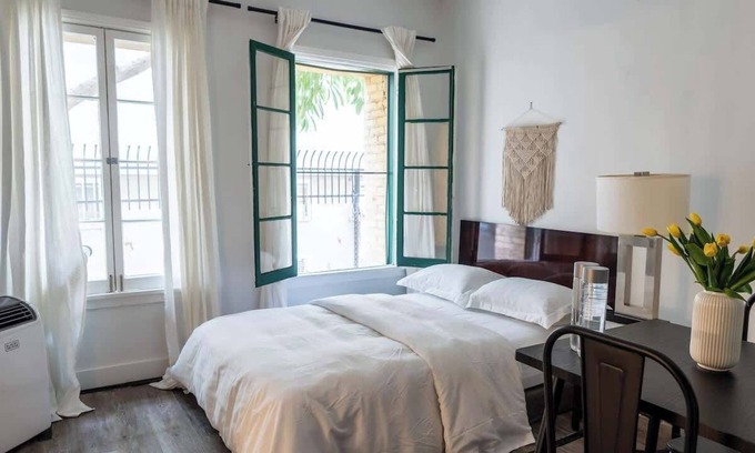 Hollywood Appartement | Furnished Bachelor in Hollywood