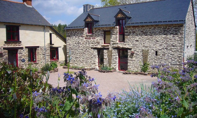 Iffendic Cottage | Gîte meublé 5 personnes avec piscine en Bretagne aux portes de Brocéliande