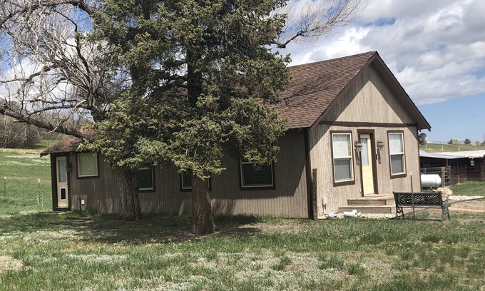 Larkspur Maison | Furnished home in the Country