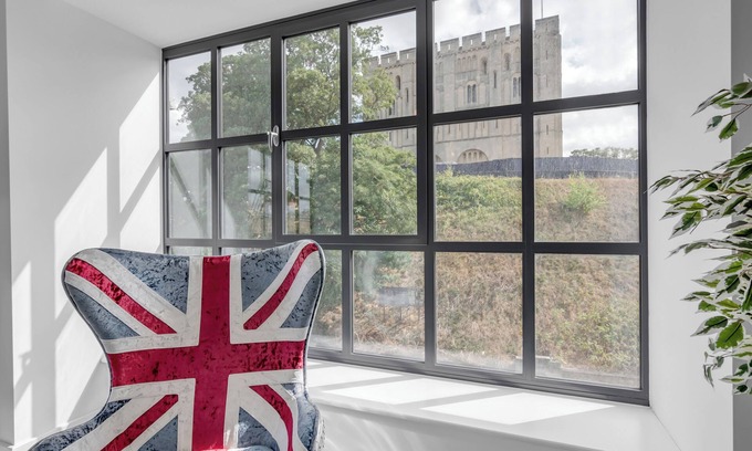 Norwich Appartement | Modern 2 bedroom 3 Bed Apartment with a view to the Norwich Castle, fully equipped kitchen