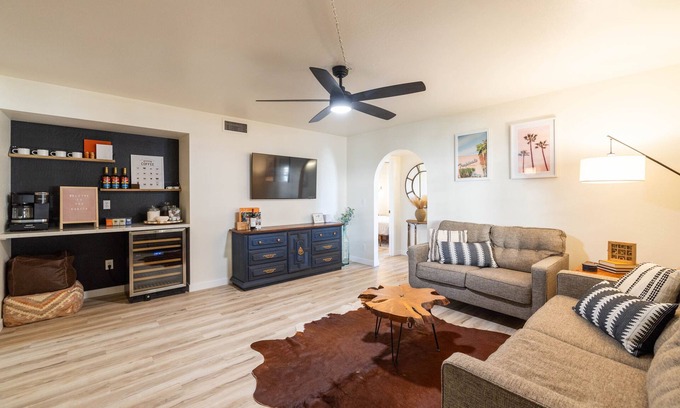 Camelback East Maison | Furnished Modern Southwest Charmer