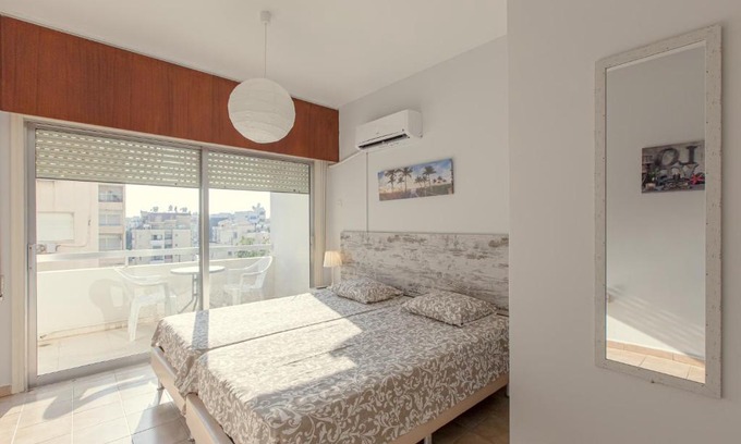 Skala Appartement | Furnished Seafront Studio