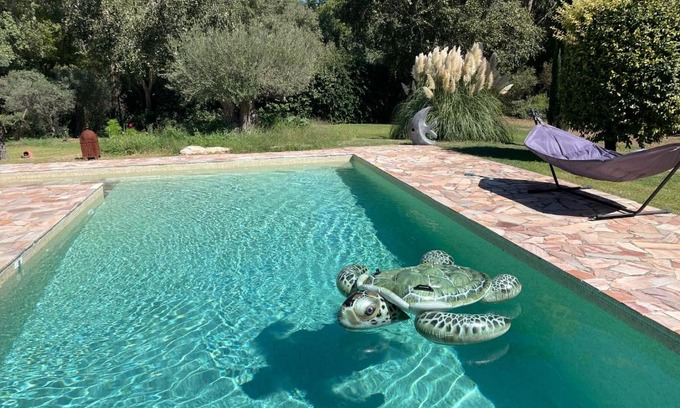 Fuveau Maison | FUVOLEA, Maison de vacances à 15 min du centre d'Aix-en-Provence, piscine chauffée en saison - jardin - parking privé gratuit