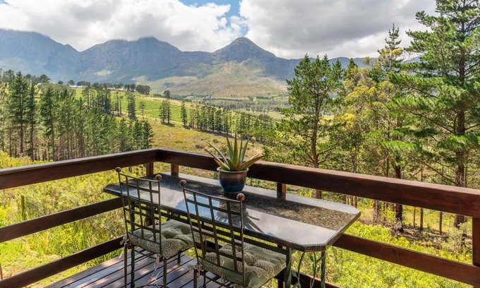 Helderberg Rural Maison | Fynbos Log Cabin, Game Reserve and Wildlife Estate