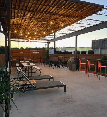 Arena District Appartement | Fyrebird Place - Industrial Loft with Pavilion & Yard