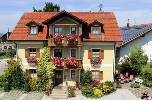 Wiesent Maison | Gäste-Haus Rösch